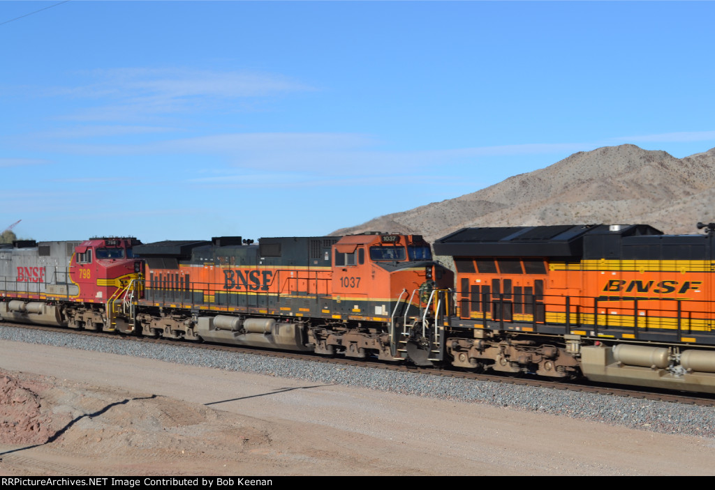 BNSF 1037